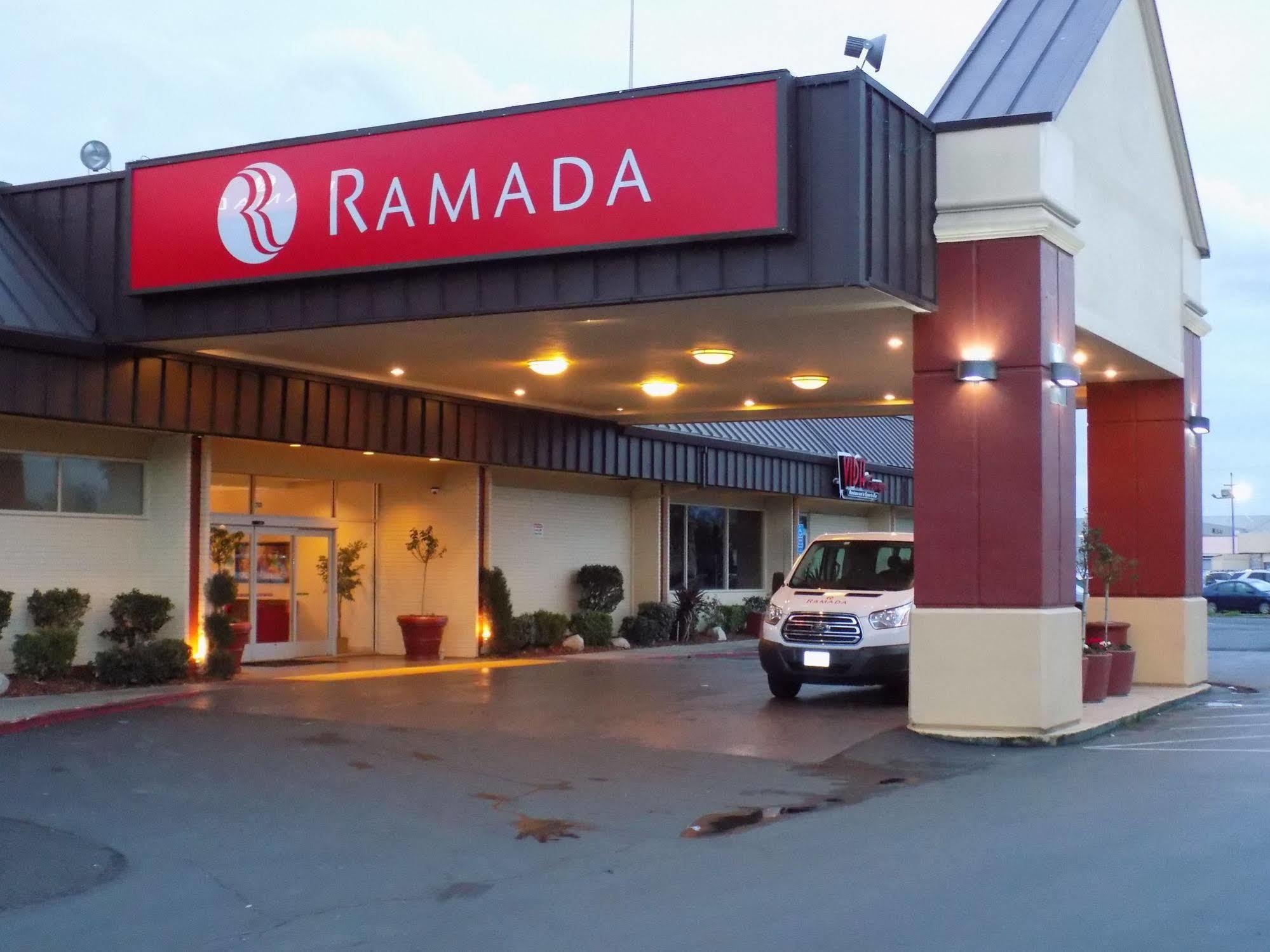 Ramada By Wyndham Sacramento Hotel Exterior photo